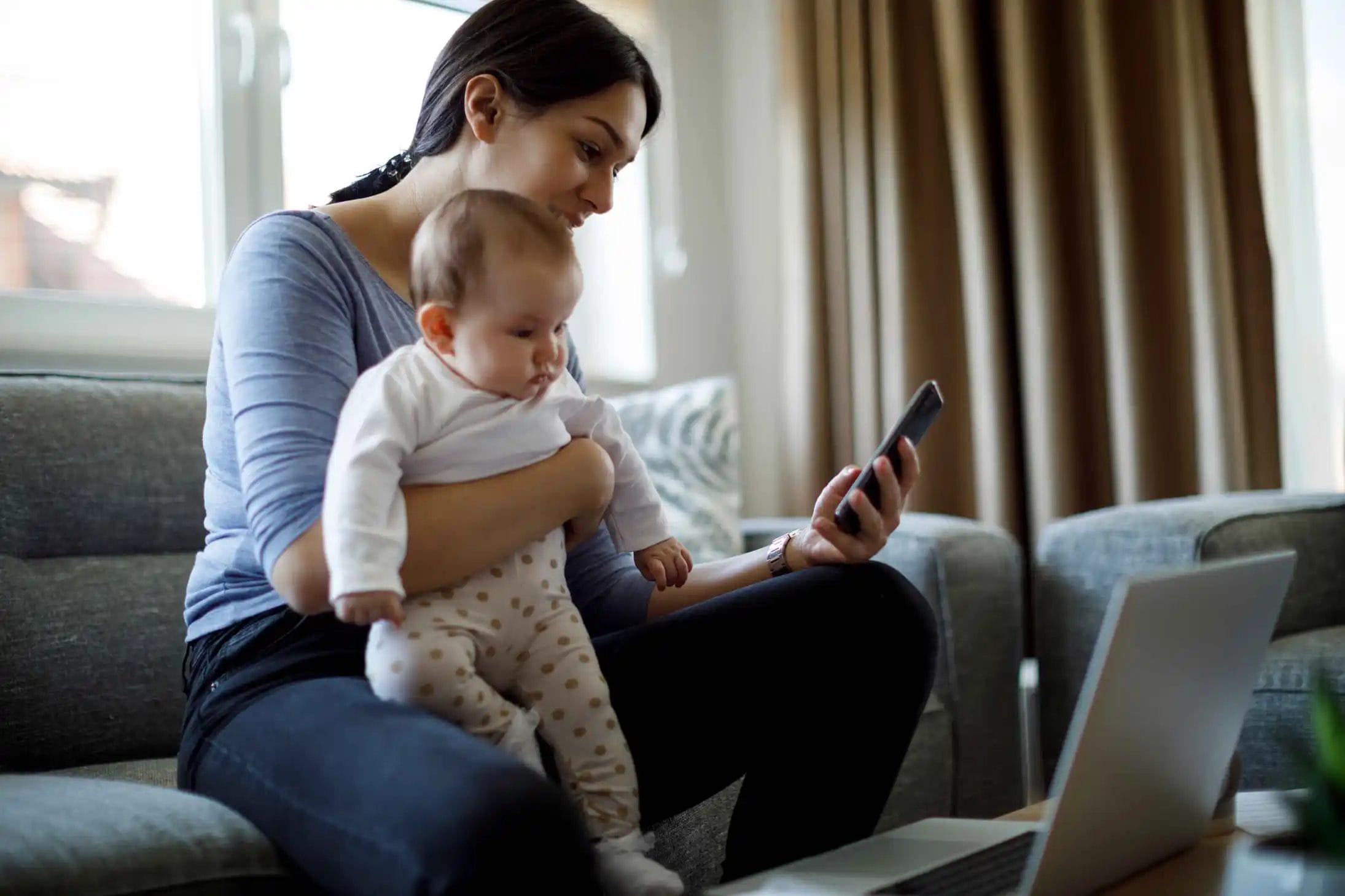 Cómo un hogar inteligente puede facilitar el cuidado de los niños
